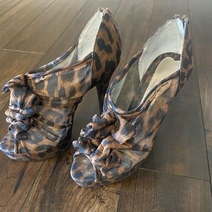 Chinese Laundry - leopard platform heels (Haylie)